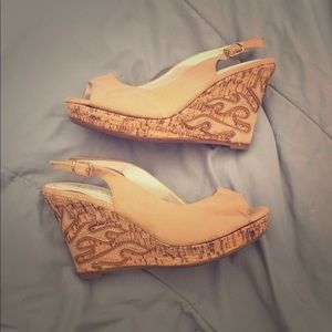 NWOT Via Veneto Wedge Heels